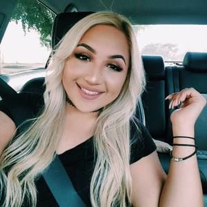 Meet your Posher, Marcela